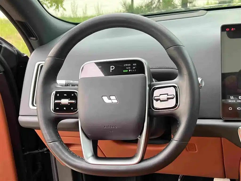 Li Auto L8 2024 Max — миниатюра 21