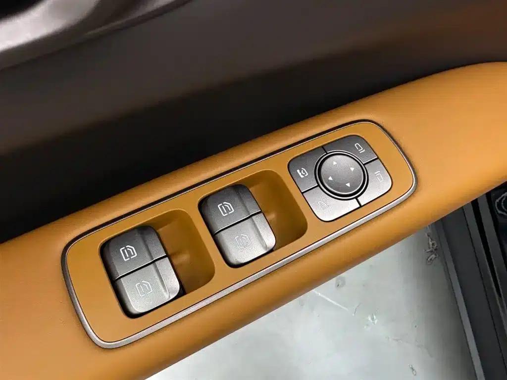 Li Auto i6 2025 Two-Wheel Drive Standard Edition — миниатюра 25