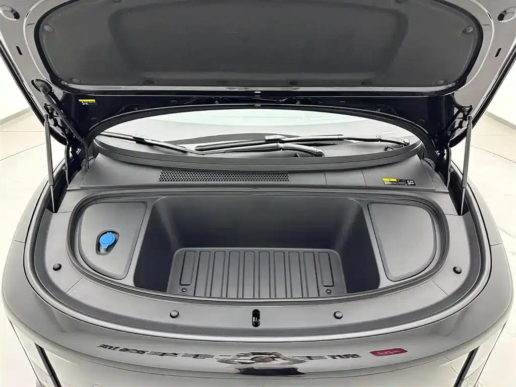 Li Auto i6 2025 Two-Wheel Drive Standard Edition — миниатюра 28