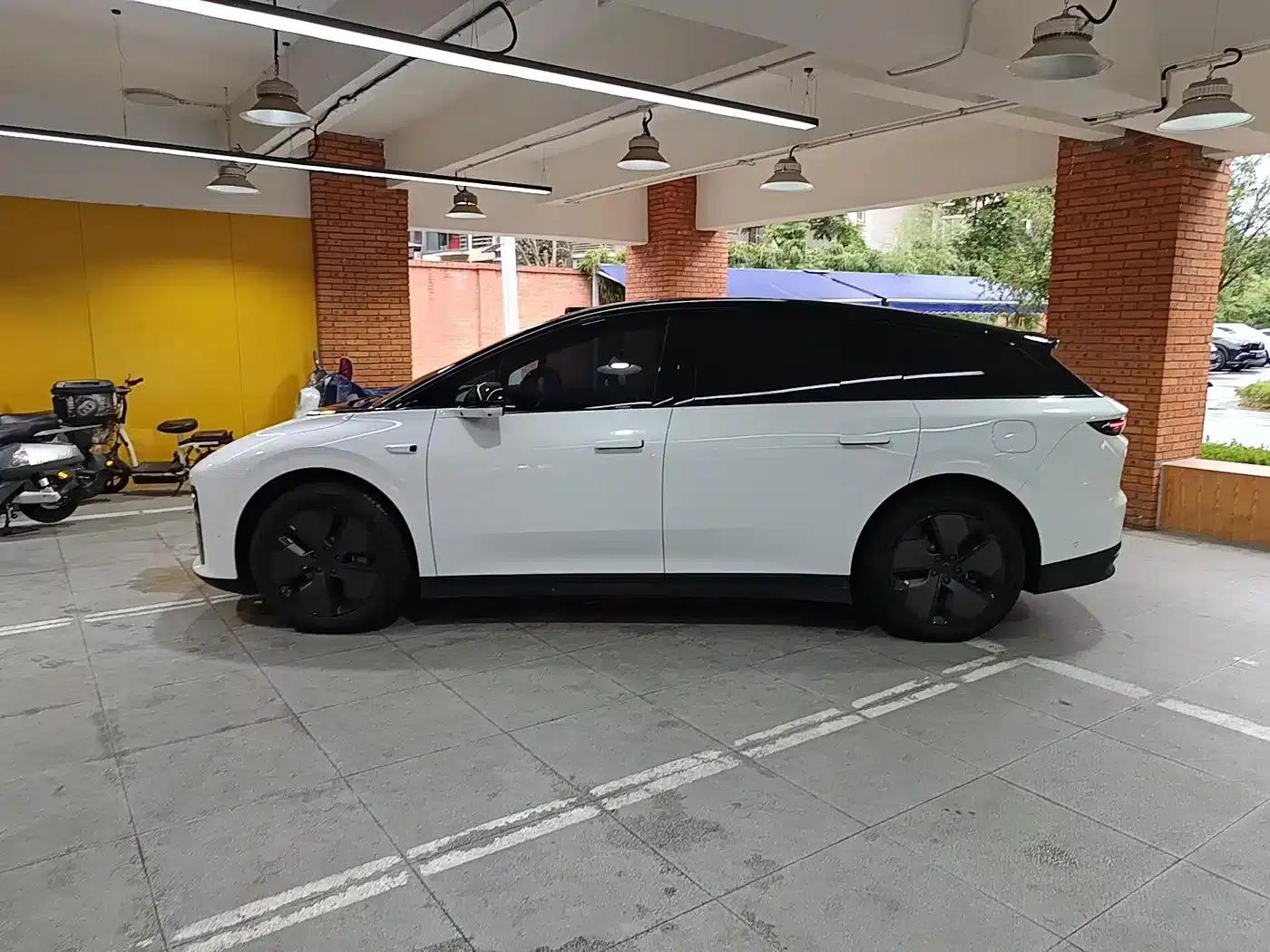 Li Auto i6 2025 Two-Wheel Drive Standard Edition — миниатюра 2