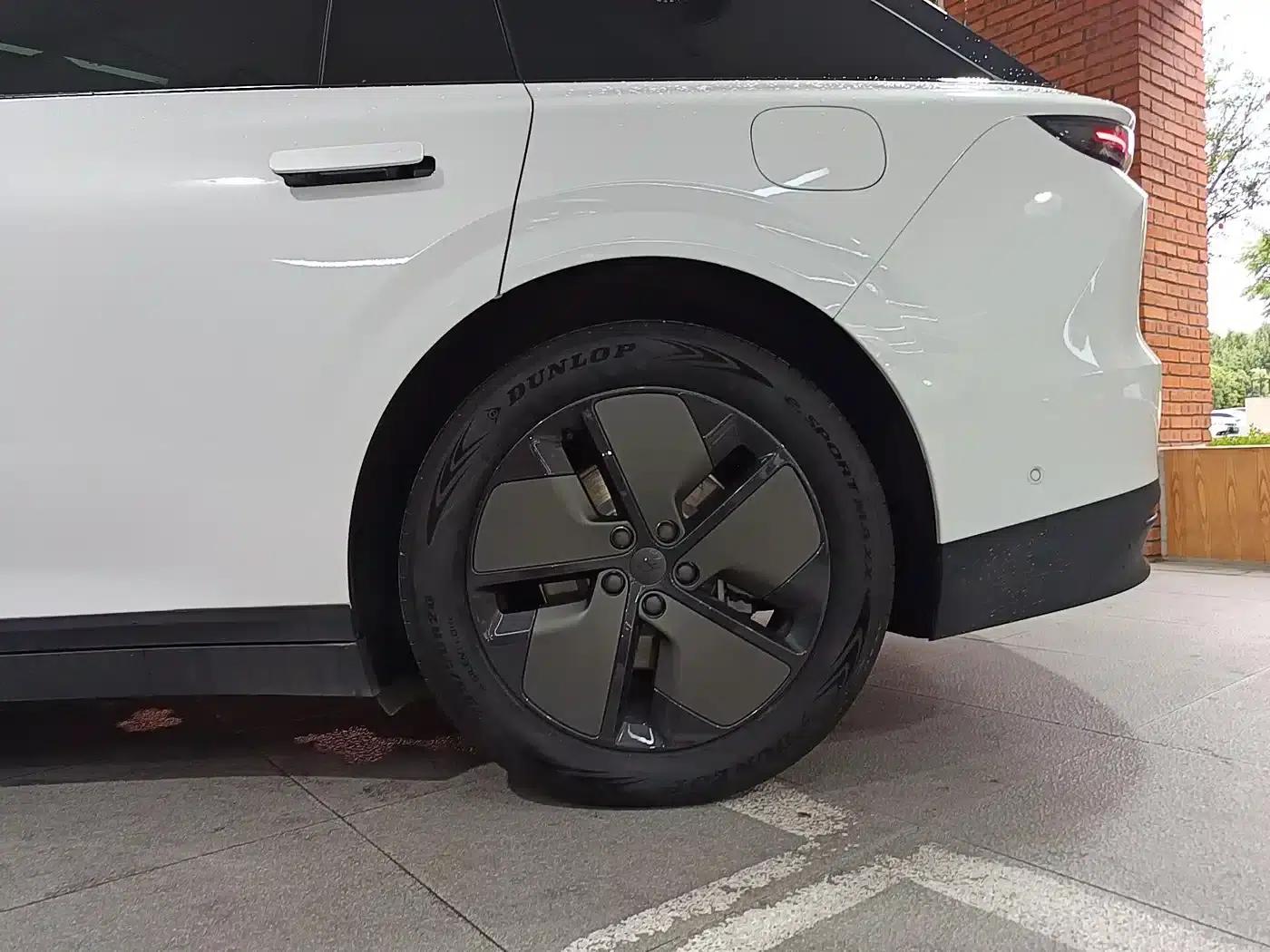 Li Auto i6 2025 Two-Wheel Drive Standard Edition — миниатюра 14