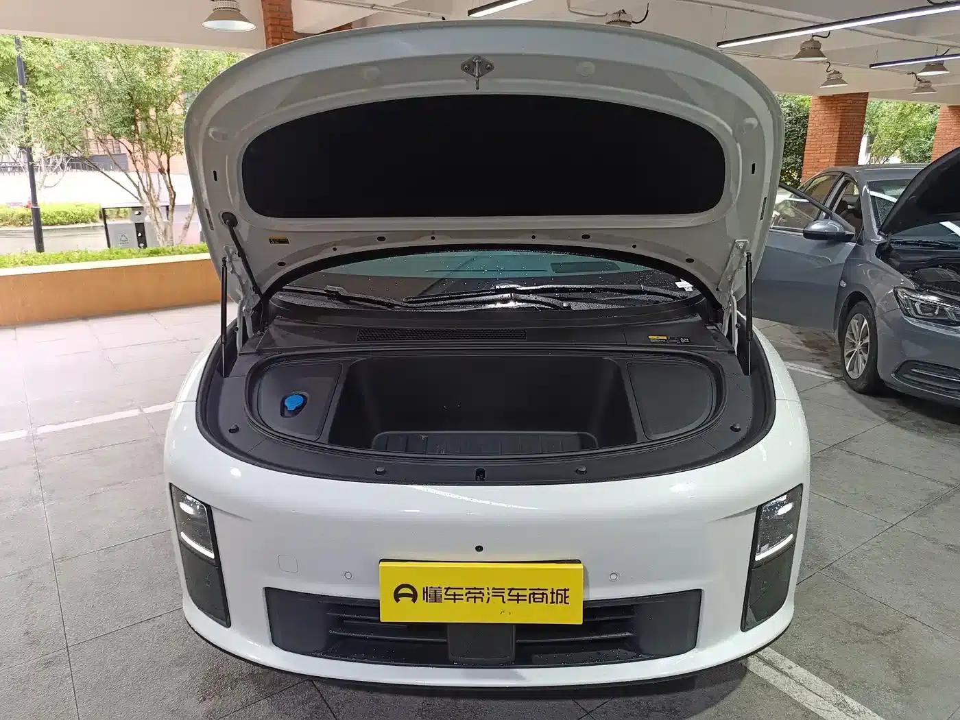 Li Auto i6 2025 Two-Wheel Drive Standard Edition — миниатюра 17