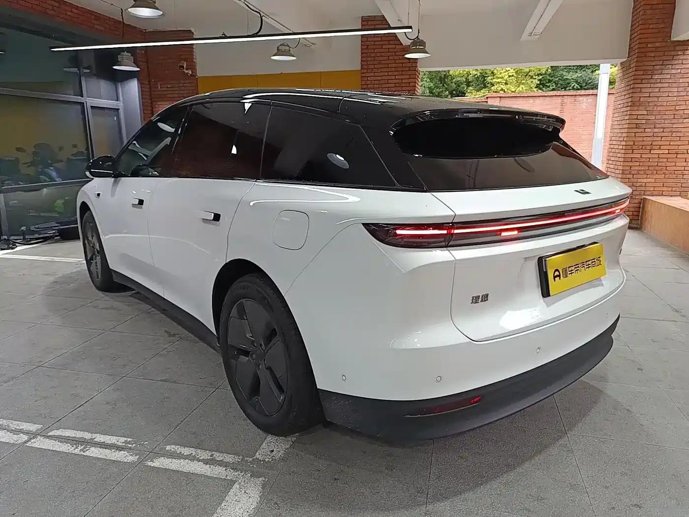 Li Auto i6 2025 Two-Wheel Drive Standard Edition — миниатюра 3