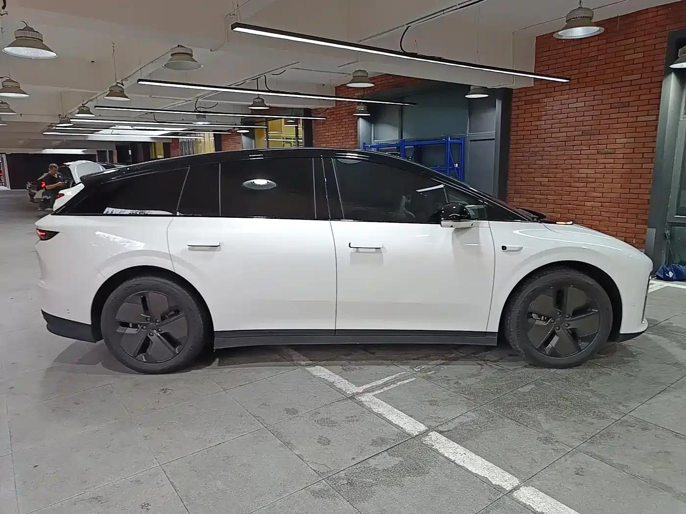 Li Auto i6 2025 Two-Wheel Drive Standard Edition — миниатюра 5