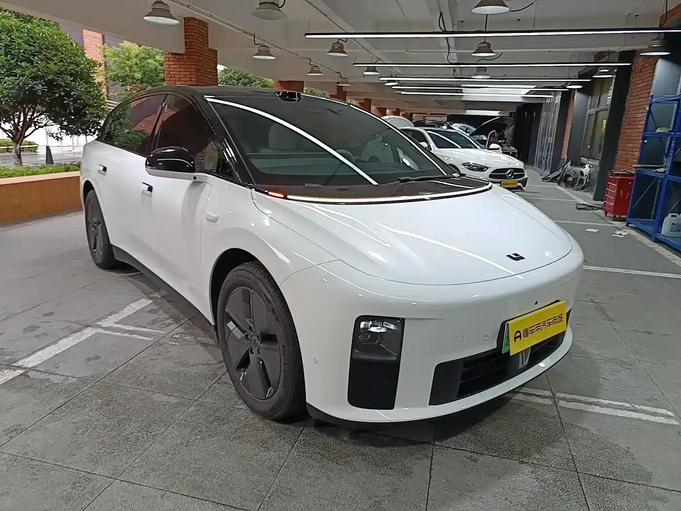 Li Auto i6 2025 Two-Wheel Drive Standard Edition — миниатюра 6