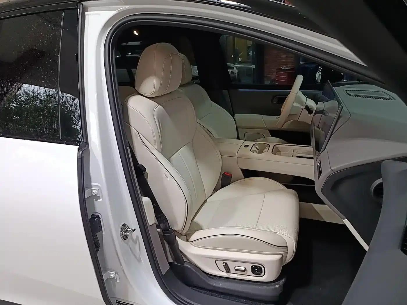 Li Auto i6 2025 Two-Wheel Drive Standard Edition — миниатюра 10