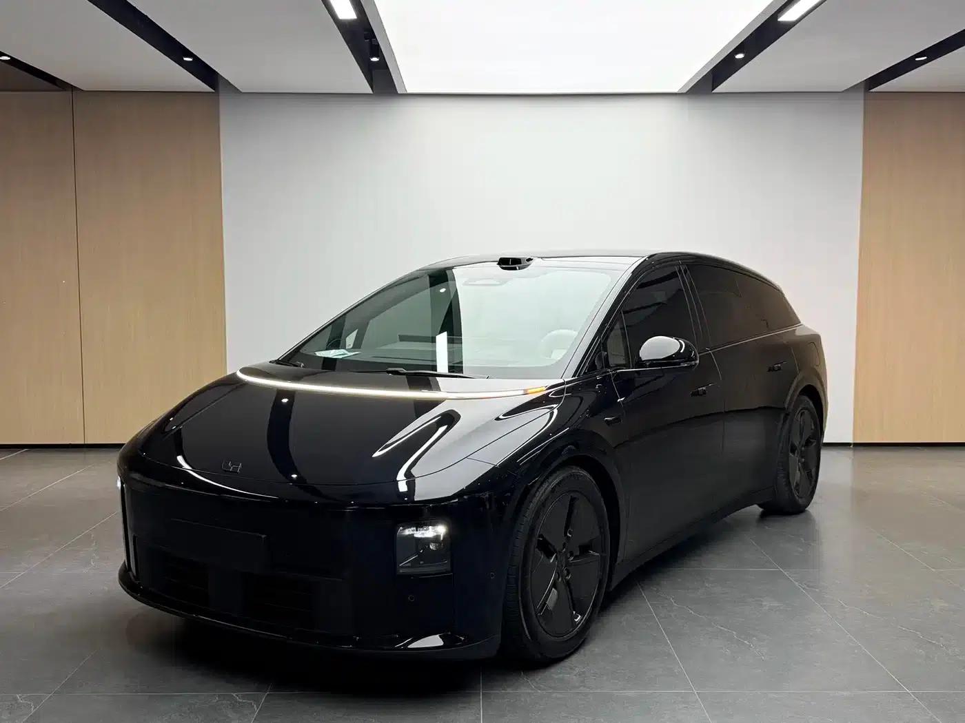Li Auto i6 2025 Two-Wheel Drive Standard Edition — миниатюра 1