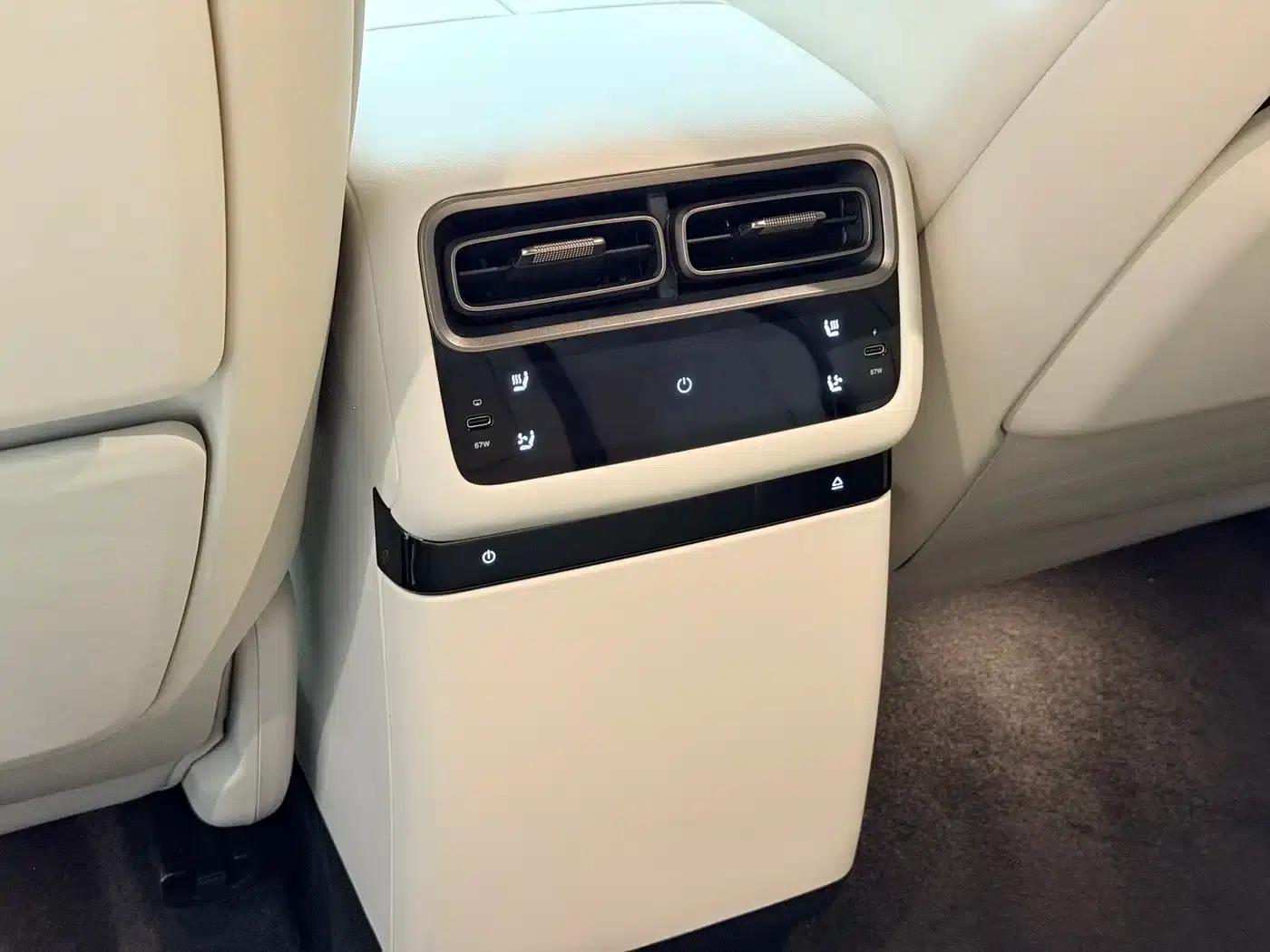 Li Auto i6 2025 Two-Wheel Drive Standard Edition — миниатюра 11
