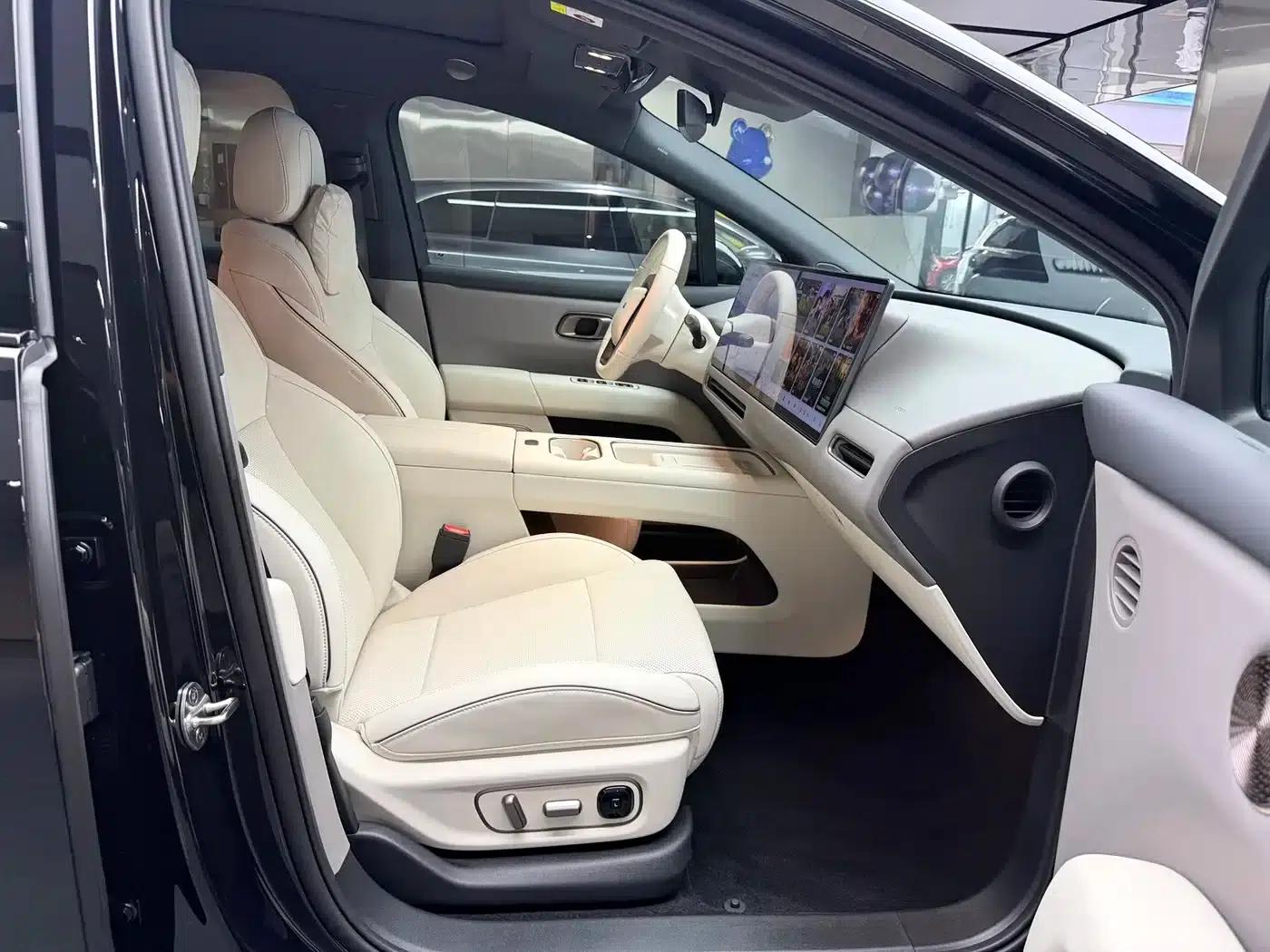 Li Auto i6 2025 Two-Wheel Drive Standard Edition — миниатюра 8