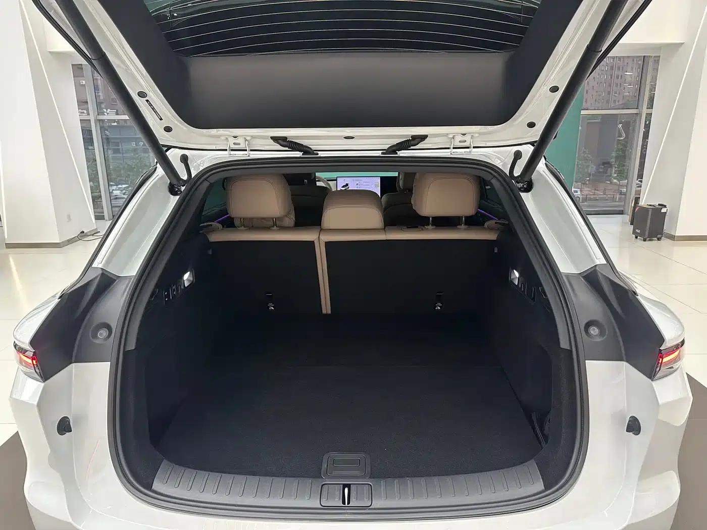 Li Auto i6 2025 AWD Standard Edition — миниатюра 12