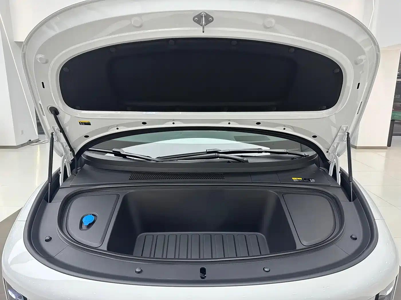 Li Auto i6 2025 AWD Standard Edition — миниатюра 3