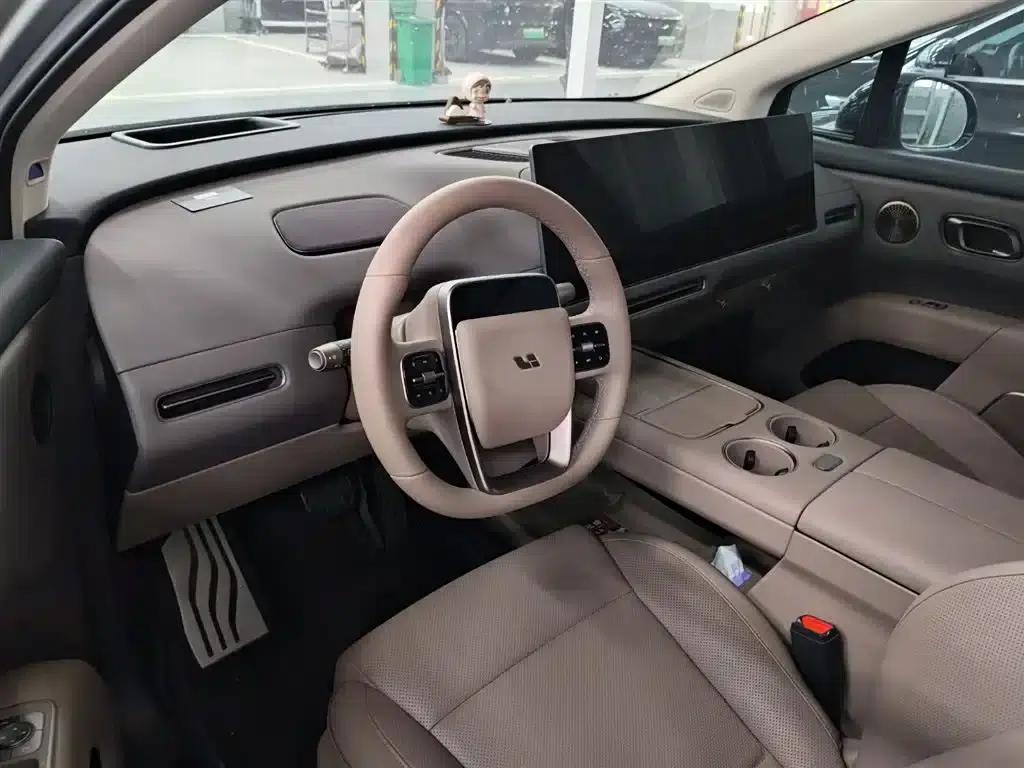 Li Auto i8 2025 Standard Edition — миниатюра 2