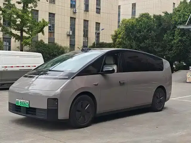 Li Auto MEGA 2024 Ultra