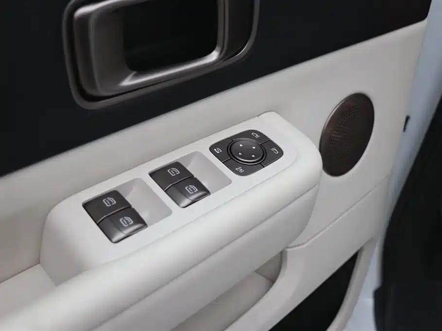 Li Auto MEGA 2025 Home Edition — миниатюра 11