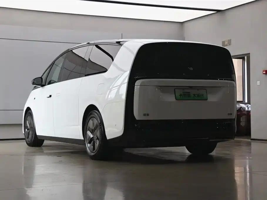 Li Auto MEGA 2025 Home Edition — миниатюра 38
