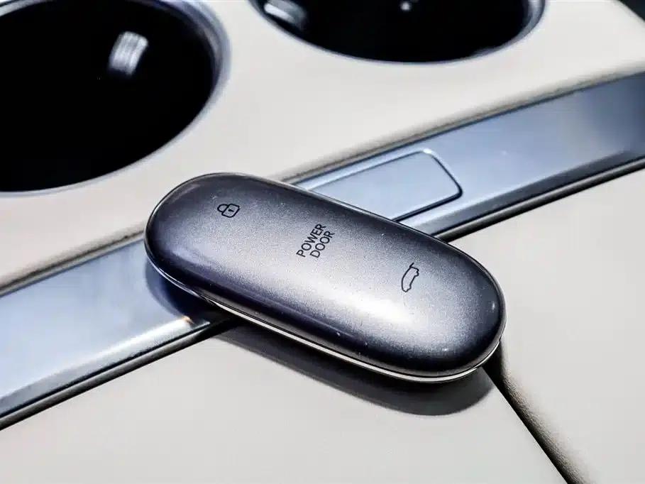 Li Auto MEGA 2024 Ultra — миниатюра 34