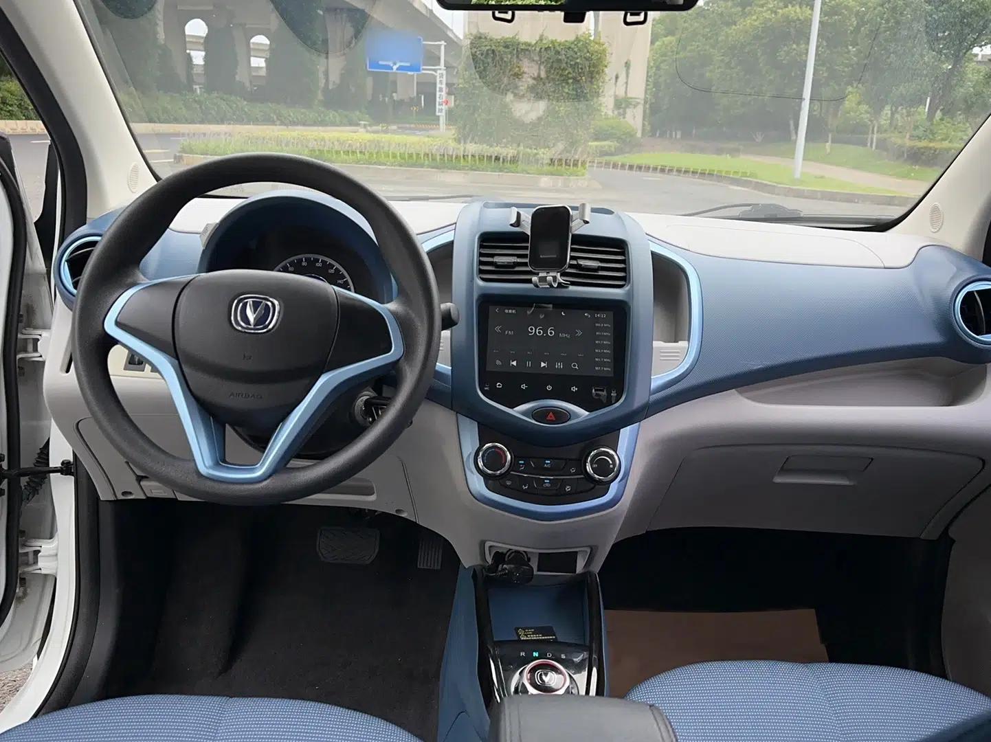 CHANGAN Benni E-Star 2021 National Edition Colorful Version Lithium Iron Phosphate (31.18 kWh) — миниатюра 17