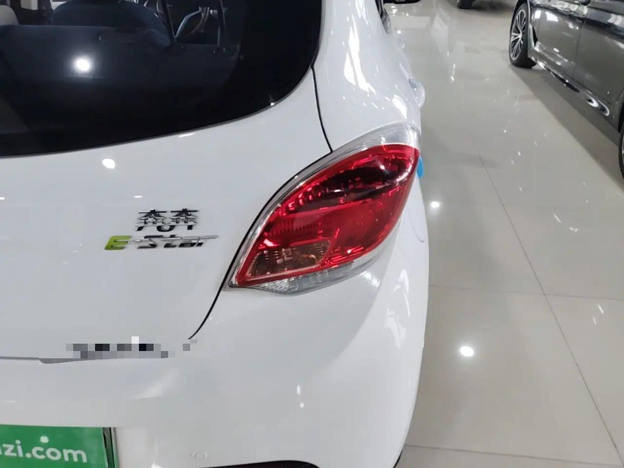 CHANGAN Benni E-Star 2021 National Edition Colorful Version Lithium Iron Phosphate (31.18 kWh) — миниатюра 9