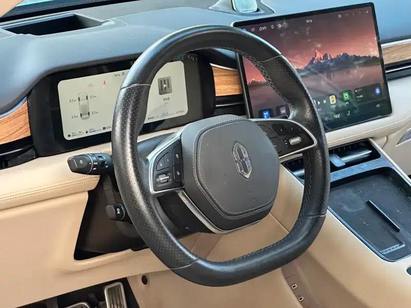 Wenjie M5 2023 Extended Range 4WD Intelligent Driving Edition — миниатюра 11