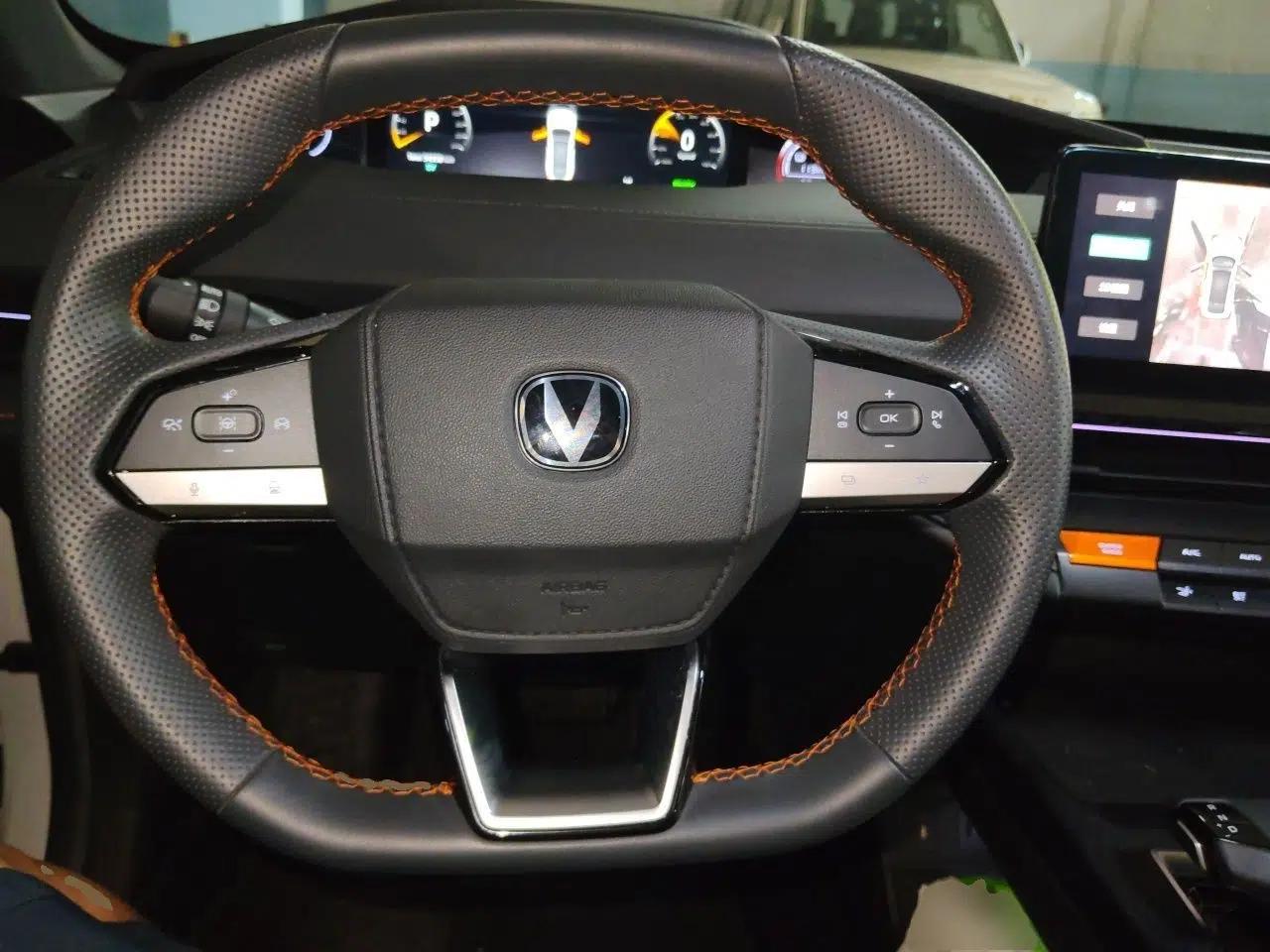 CHANGAN UNI-V iDD 2023 ZhiDian iDD 1.5T 113km ZhiKu Model — миниатюра 10