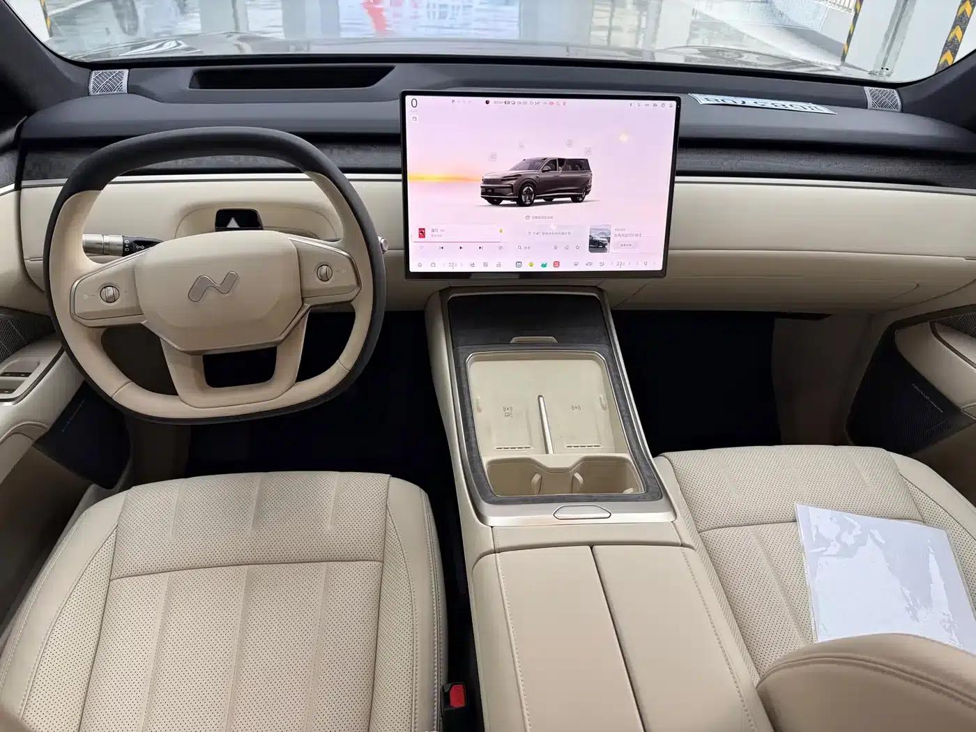 2025 Chevrolet L90 Ultra 7-Seater — миниатюра 12