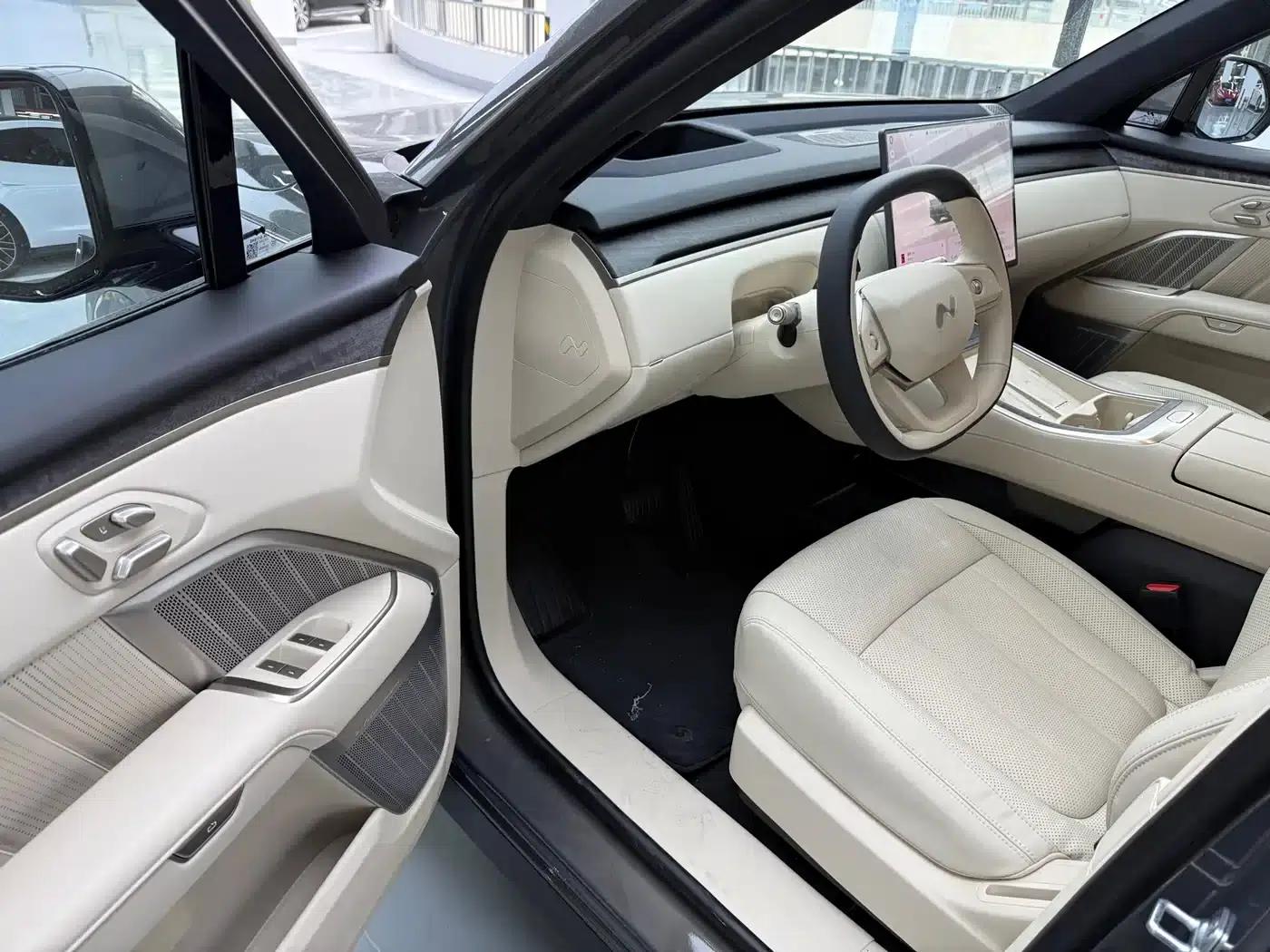 2025 Chevrolet L90 Ultra 7-Seater — миниатюра 5