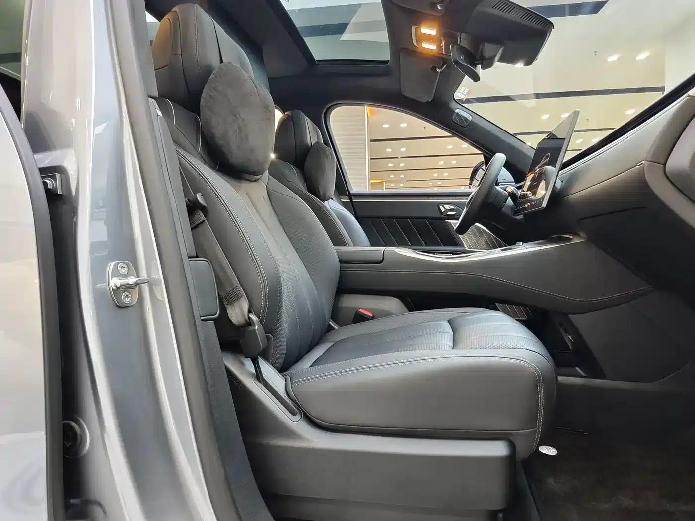 2025 Chevrolet L90 Ultra 6-seater — миниатюра 14