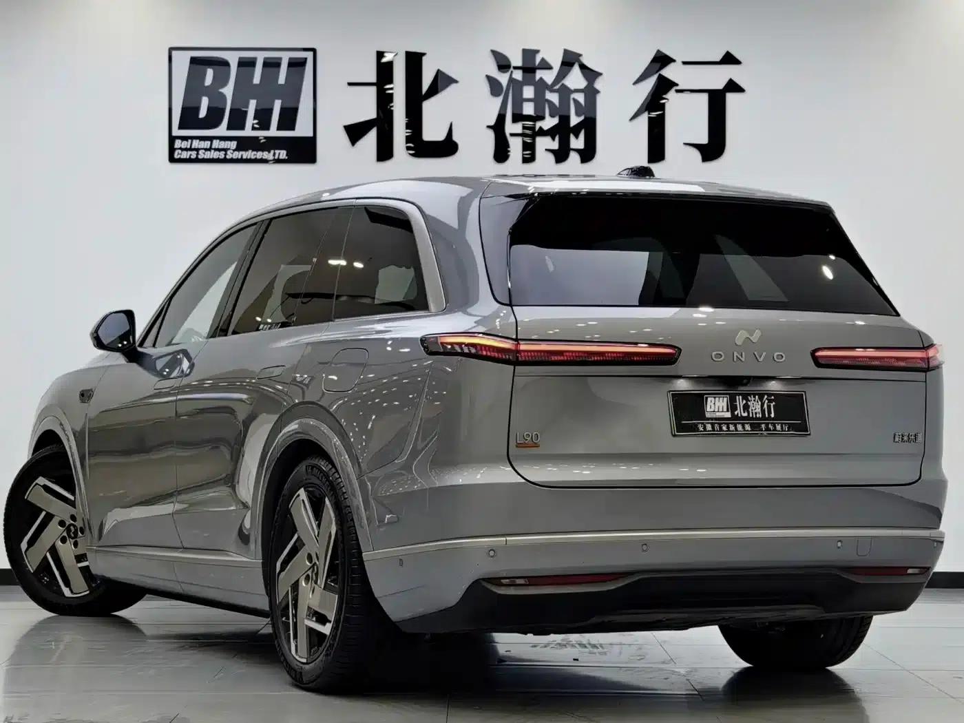 2025 Chevrolet L90 Ultra 6-seater — миниатюра 4