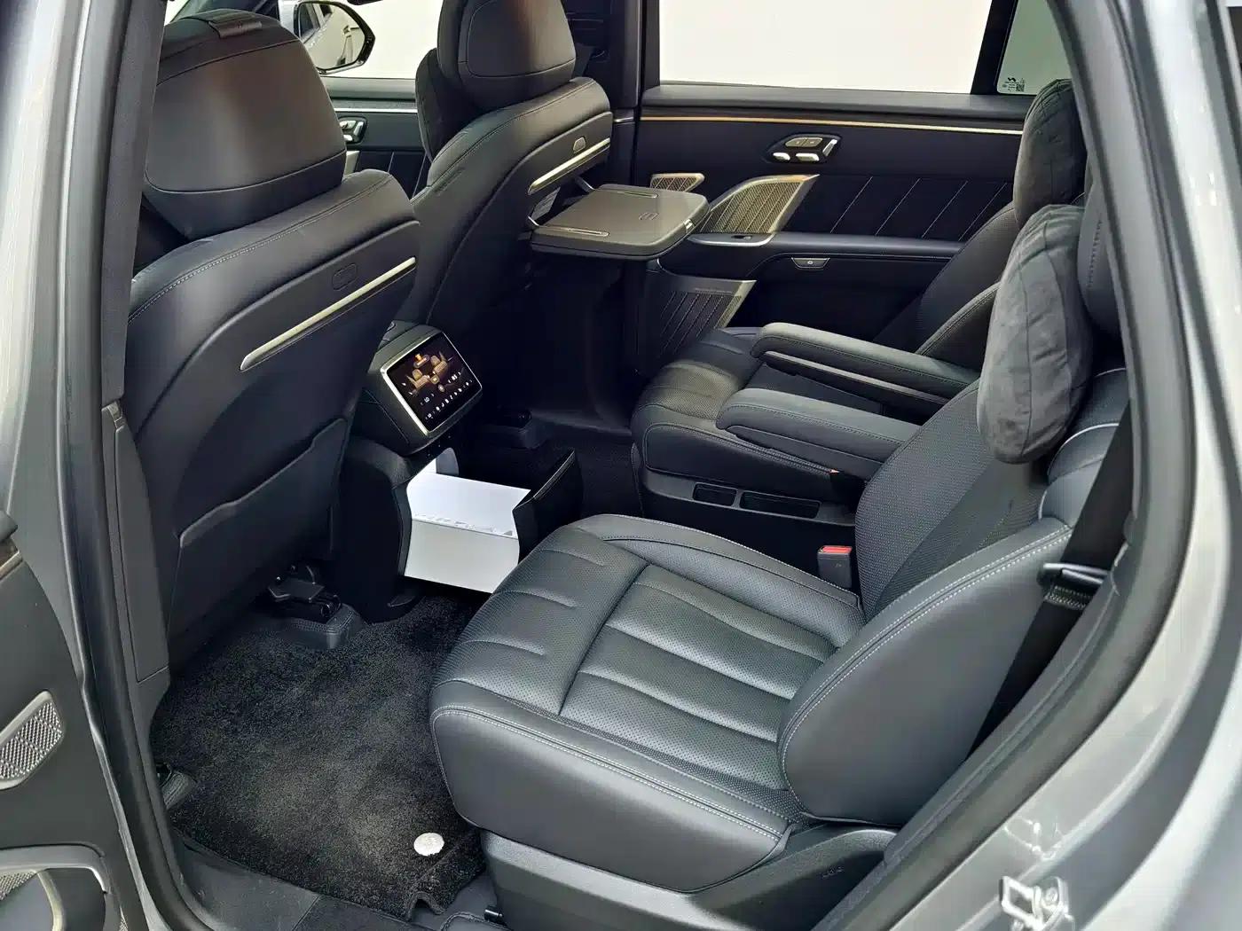 2025 Chevrolet L90 Ultra 6-seater — миниатюра 10