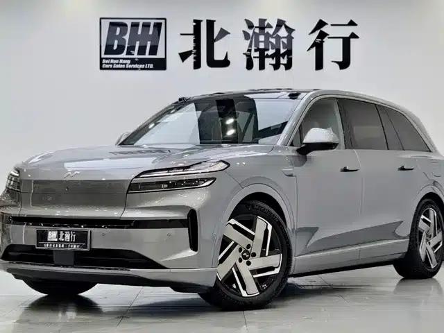 2025 Chevrolet L90 Ultra 6-seater