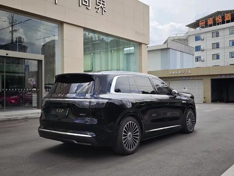 Wenjie M8 2025 Extended Range Ultra 6-Seat 4WD (192-line LiDAR) — миниатюра 6