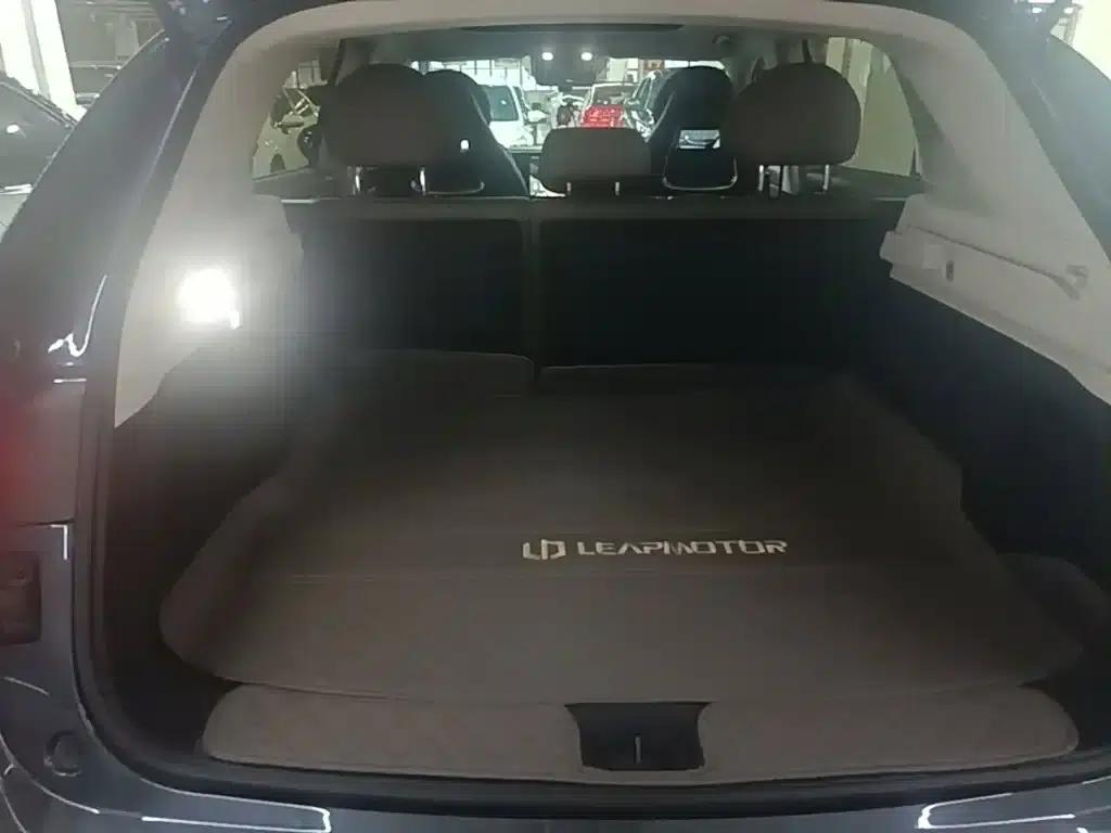 Leapmotor C11 2023 Pure Electric 500 Smart Edition — миниатюра 19