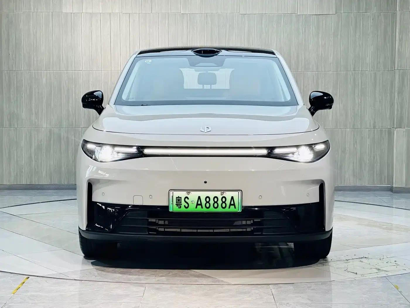 Leapmotor C10 2026 Model 210 LiDAR Edition — миниатюра 2