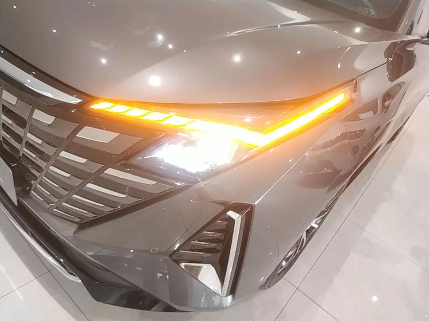 CHANGAN UNI-Z New Energy 2024 Blue Whale Smart Electric iDD 125km Beyond Edition — миниатюра 8