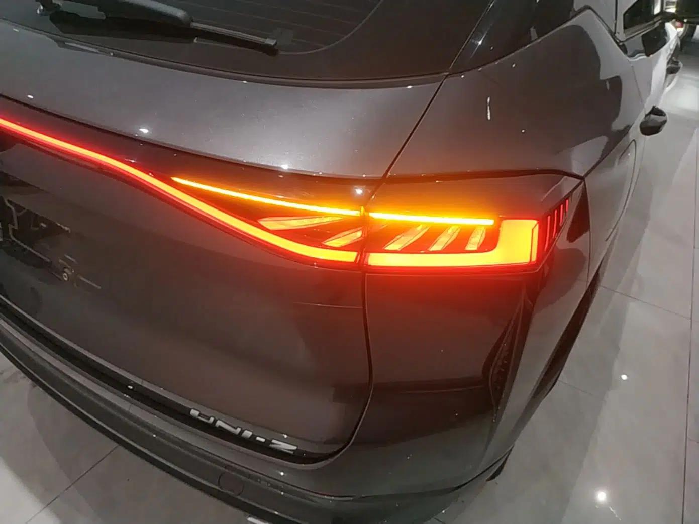 CHANGAN UNI-Z New Energy 2024 Blue Whale Smart Electric iDD 125km Beyond Edition — миниатюра 9