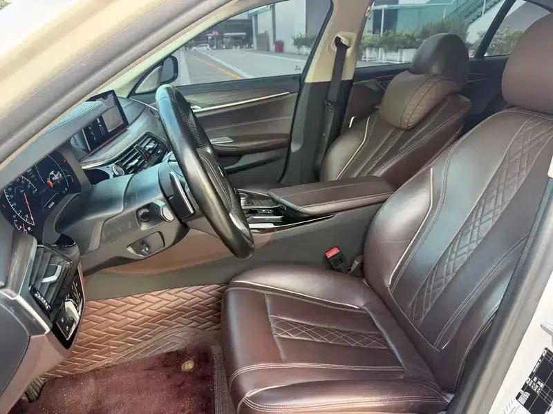 2019 BMW 5 Series Facelift 530Li Leading Edition M Sport Package — миниатюра 8