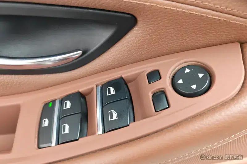 BMW 5 Series 2017 525Li Leading Edition — миниатюра 22