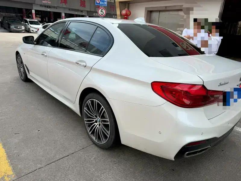 2018 BMW 5 Series Facelift 530Li Leading Edition M Sport Package — миниатюра 3