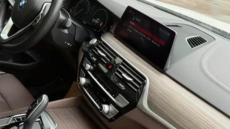 BMW 5 Series 2019 530Li Leading Luxury Package — миниатюра 11