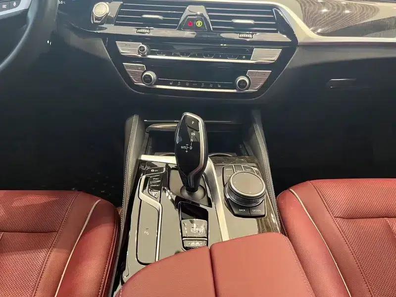 2022 BMW 5 Series 530Li Leading Edition M Sport Package — миниатюра 5