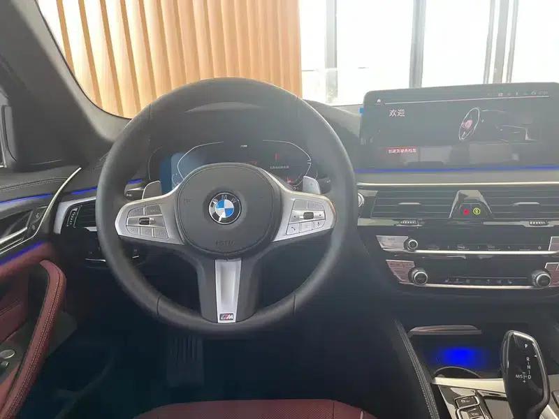 2022 BMW 5 Series 530Li Leading Edition M Sport Package — миниатюра 7