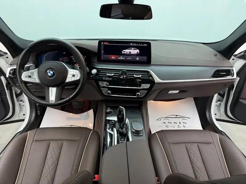 2023 BMW 5 Series 530Li Leading Edition M Sport Package — миниатюра 11