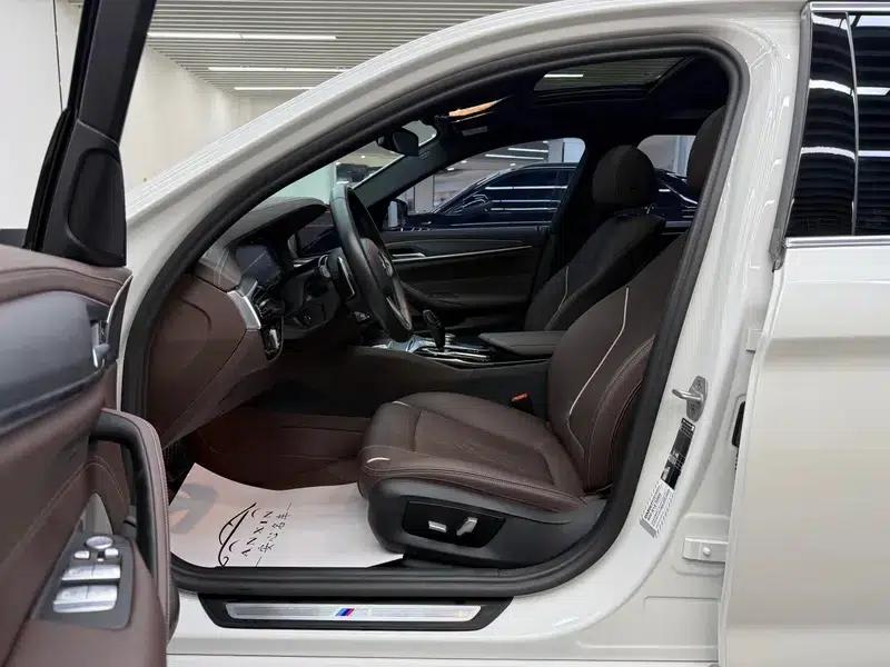 2023 BMW 5 Series 530Li Leading Edition M Sport Package — миниатюра 17