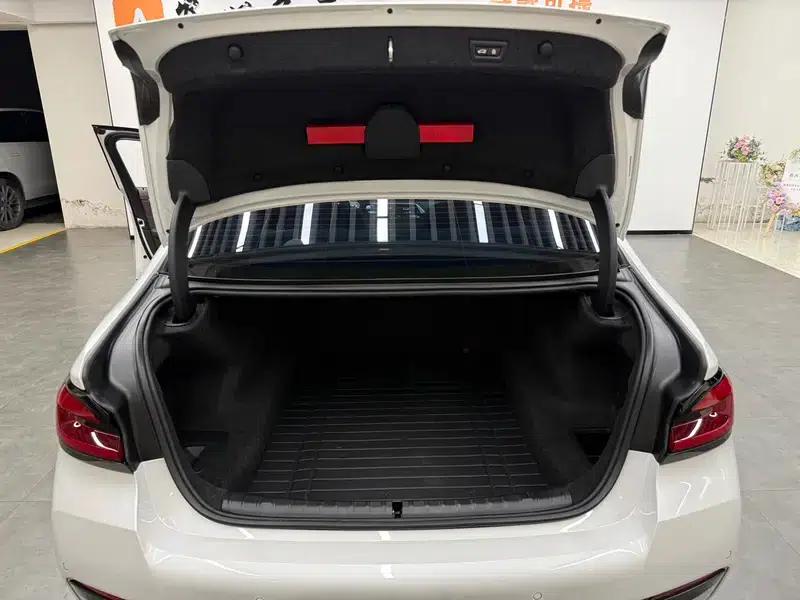 2023 BMW 5 Series 530Li Leading Edition M Sport Package — миниатюра 20