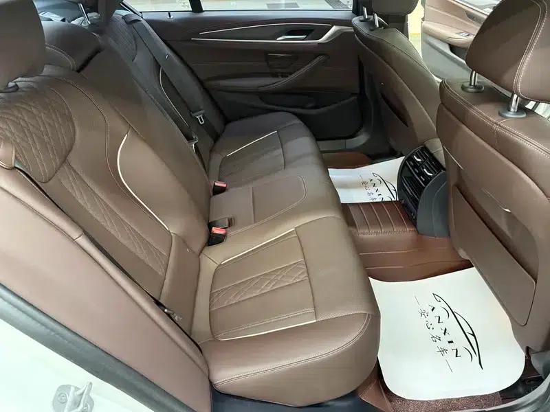 2023 BMW 5 Series 530Li Leading Edition M Sport Package — миниатюра 21