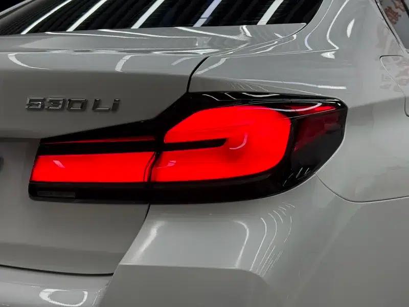 2023 BMW 5 Series 530Li Leading Edition M Sport Package — миниатюра 7