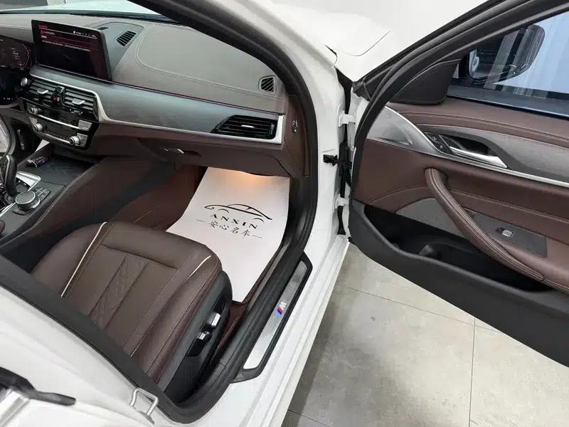 2023 BMW 5 Series 530Li Leading Edition M Sport Package — миниатюра 9