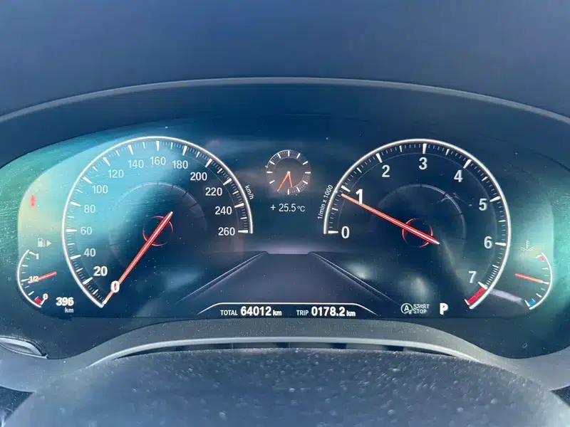 2019 BMW 5 Series 530Li Leading Edition M Sport Package — миниатюра 9