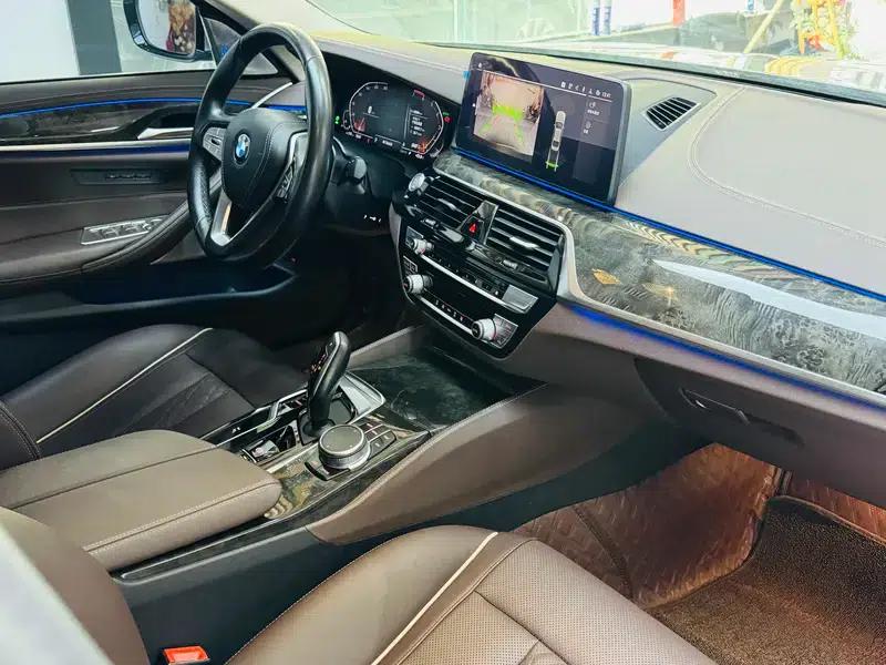 2021 BMW 5 Series 525Li Luxury Package — миниатюра 17
