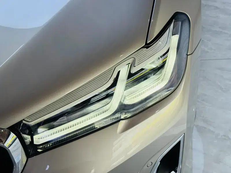 2021 BMW 5 Series 525Li Luxury Package — миниатюра 6